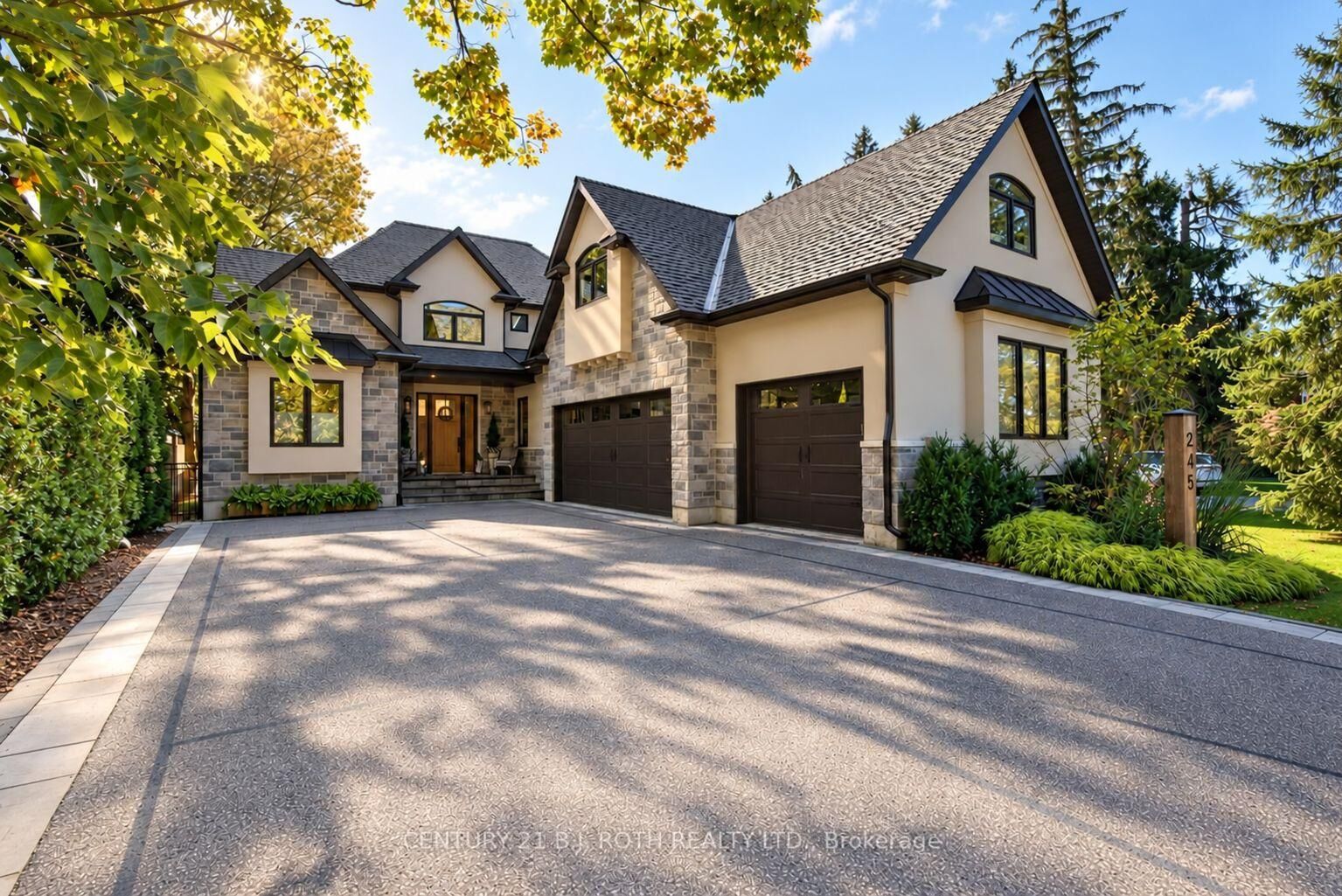 Property Photo: 245 Sunnybrae Avenue ON L9S 1H8