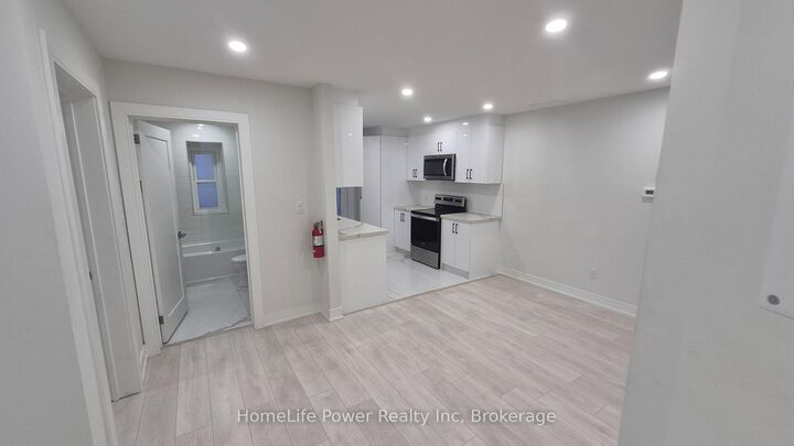 Property Photo:  35 Wellington Street 2U  ON N3P 1S8 