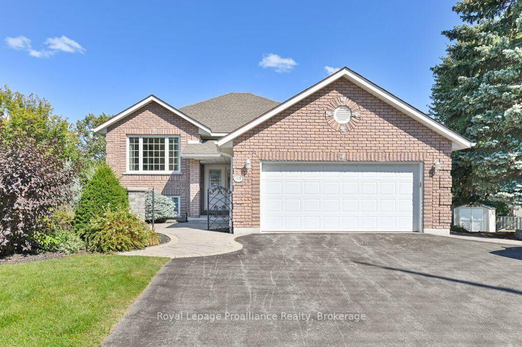 Property Photo:  128 Maple Drive  ON K8P 2R2 