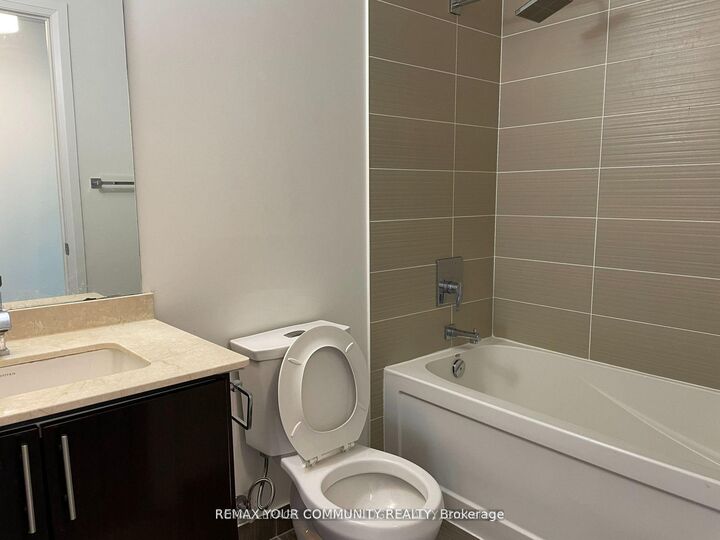 Property Photo:  7161 Yonge Street 2231  ON L3T 0C8 