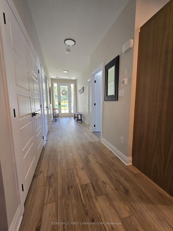 Property Photo:  87 The Promenade N/A  ON N5L 0B1 
