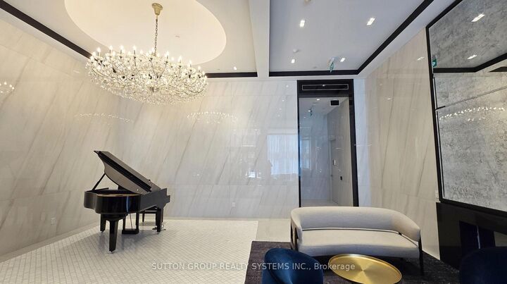 Property Photo:  8 Wellesley Street W 1906  ON M4Y 0J5 