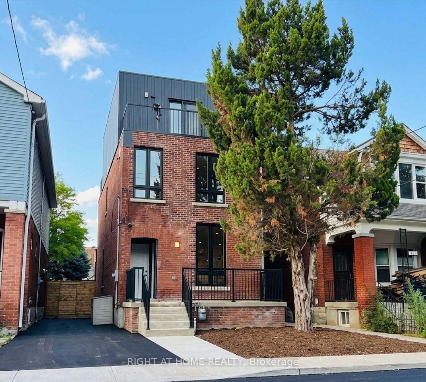 Property Photo:  151 Gledhill Avenue #1  ON M4C 5L1 