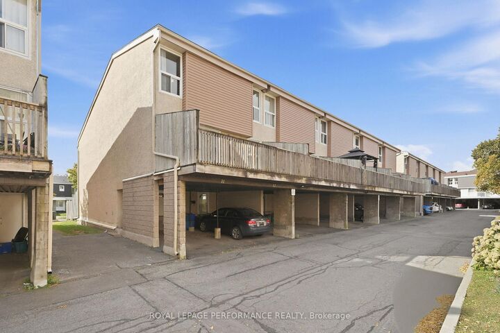 Property Photo: 3415 Uplands Drive 11 ON K1V 9N3