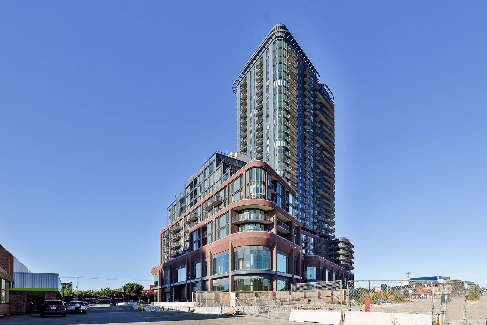 Property Photo:  1185 Dupont Street 1309  ON M6H 0G5 