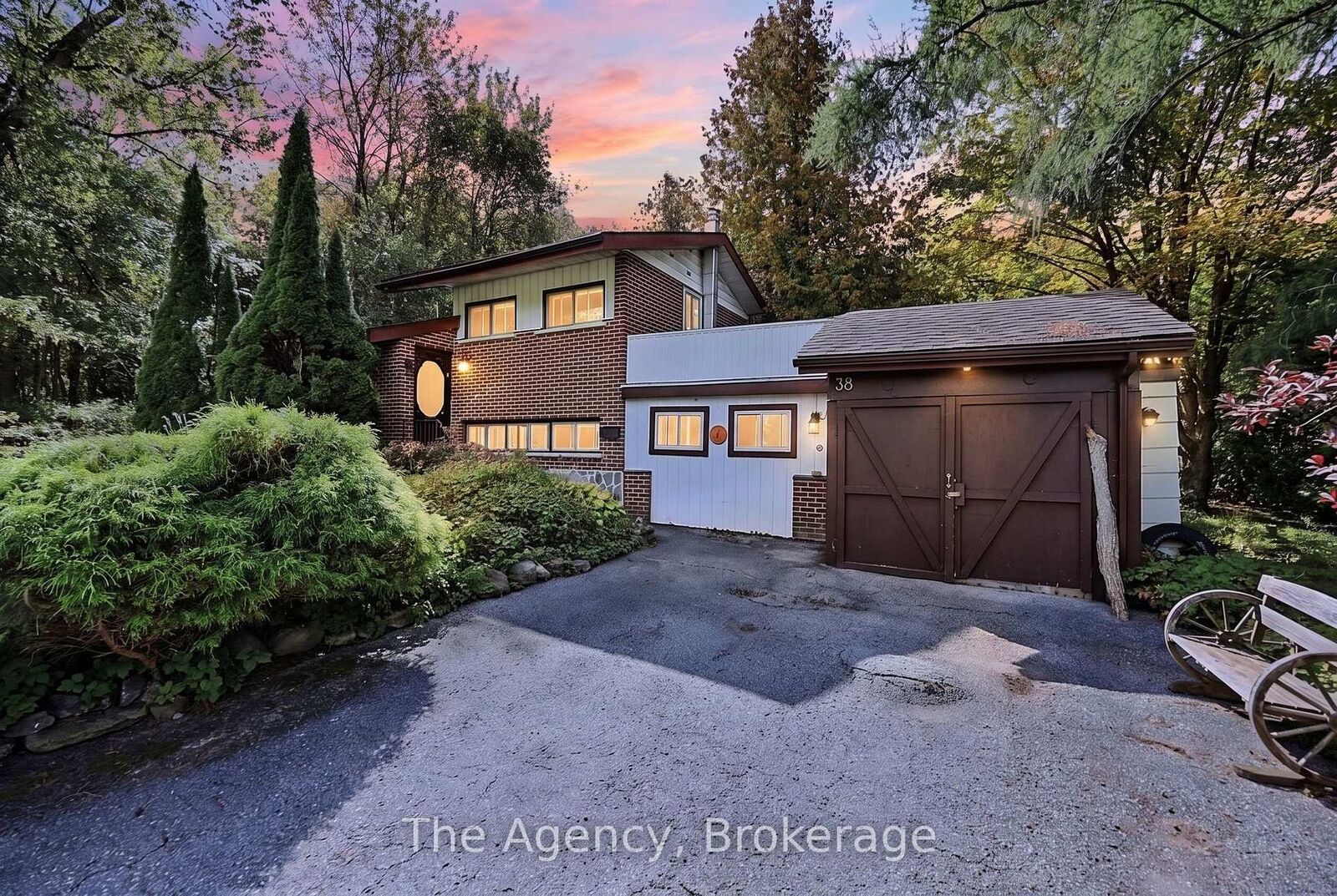 Property Photo:  38 Pine Street  ON L0K 2C0 