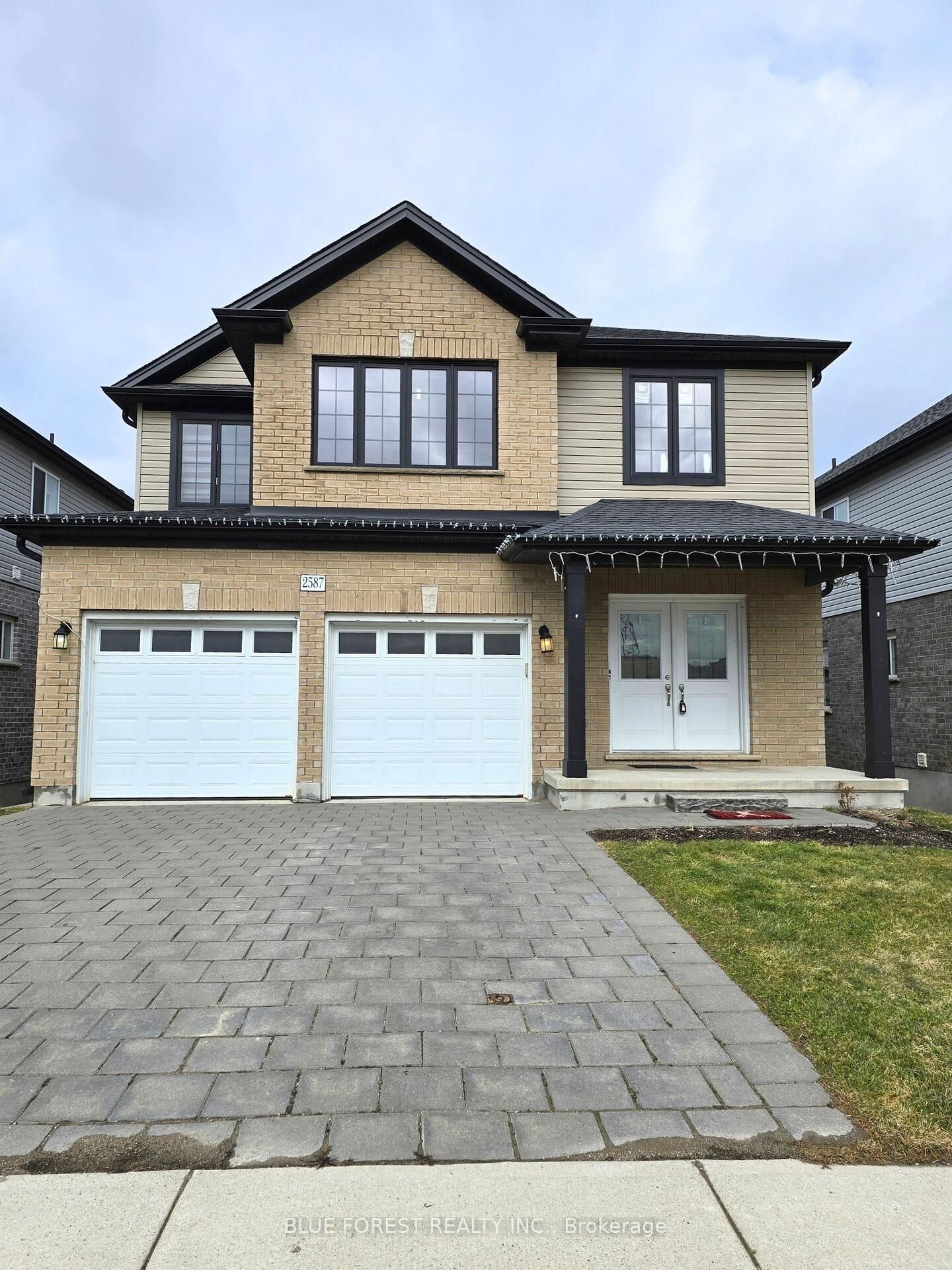 Property Photo:  2587 Sheffield Boulevard 23  ON N6M 0G4 