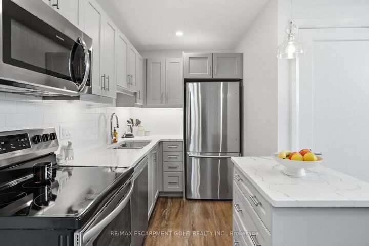 Property Photo:  405 Merritt Street 8  ON L2P 1P5 