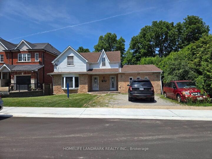 Property Photo:  22 Centre Street 1  ON L4G 1J6 
