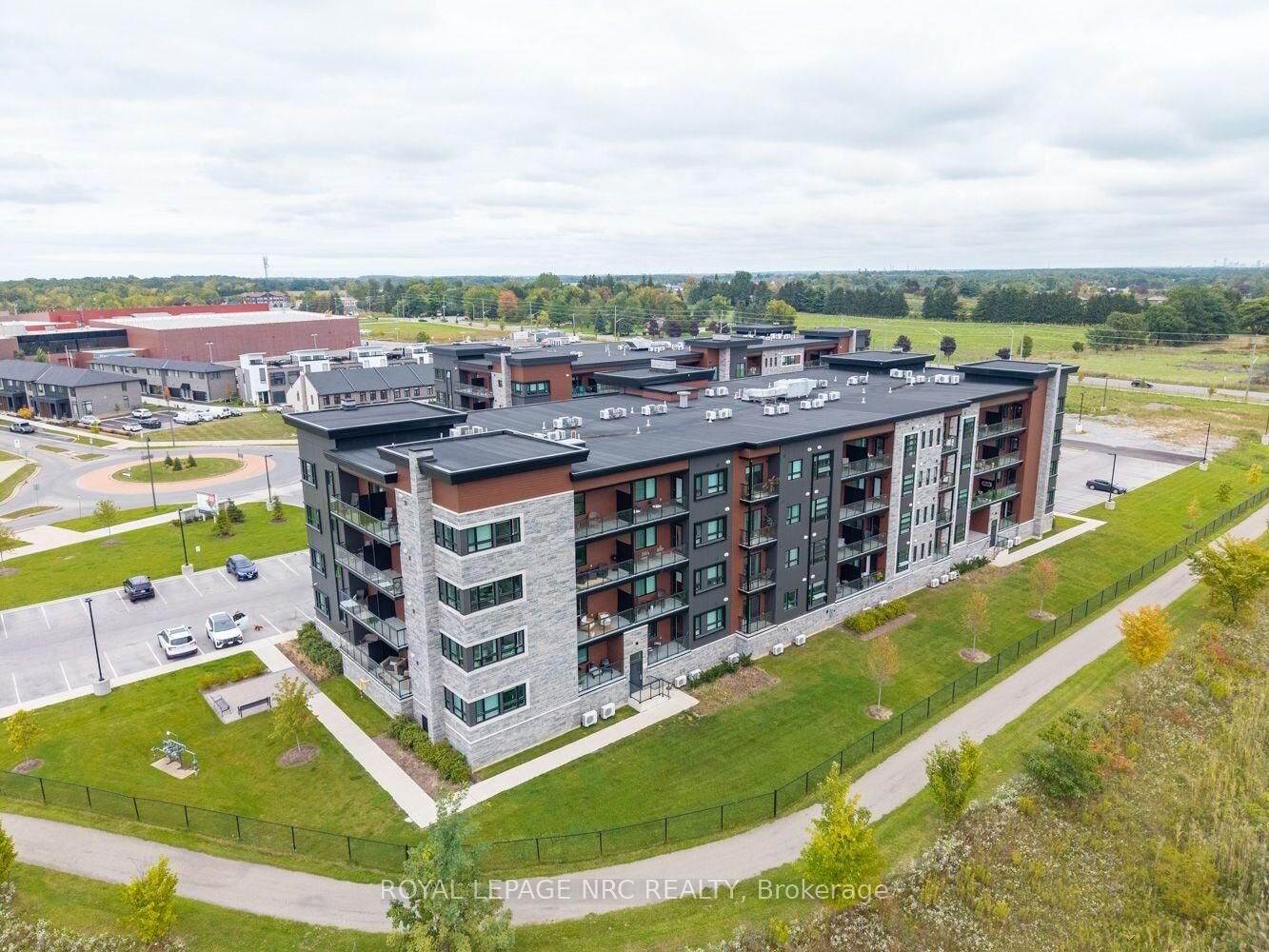Photo de la propriété:  118 Summersides Boulevard 307  ON L3E 0C1 