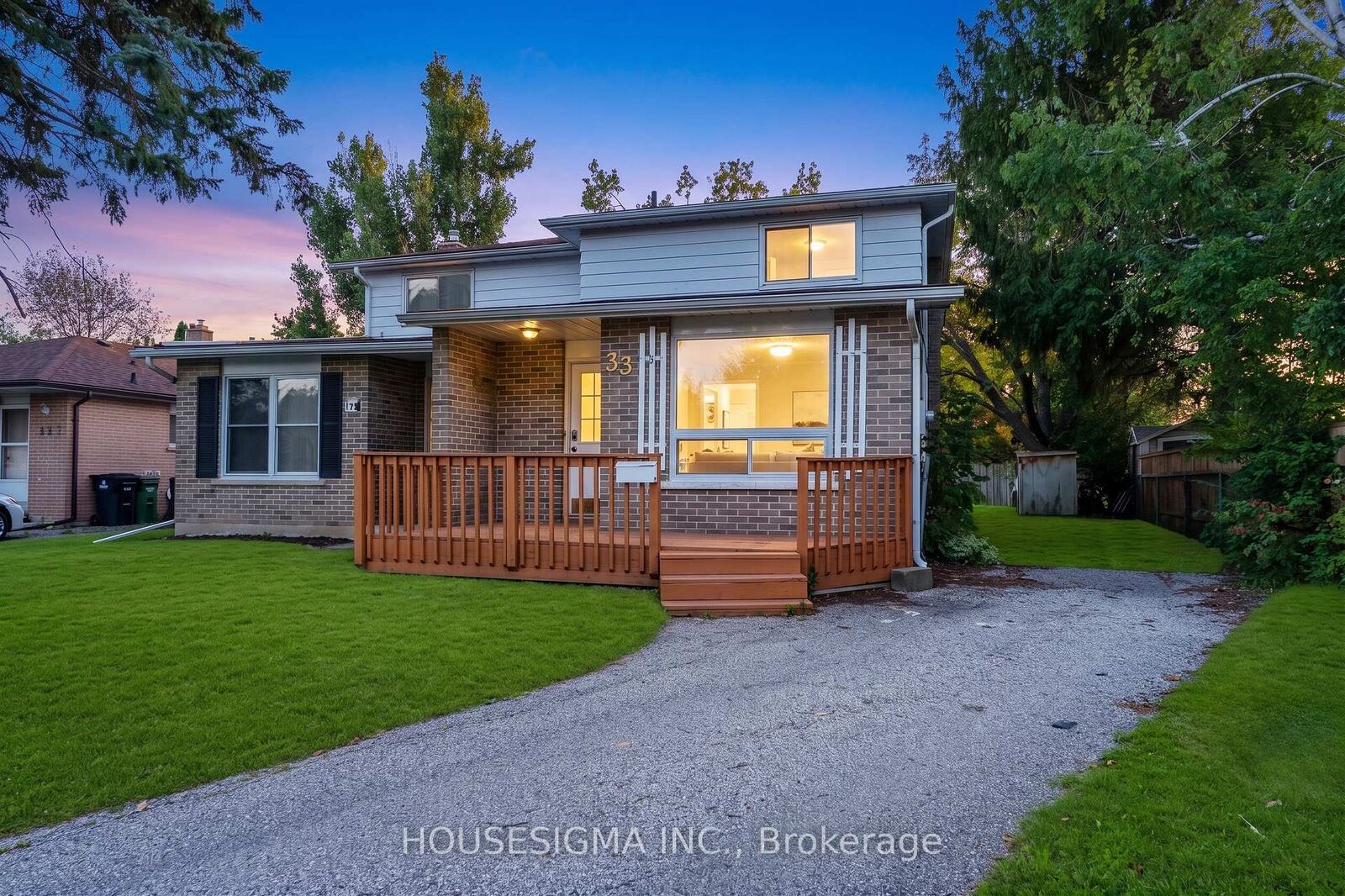 Property Photo:  33 College Crescent  ON L4M 2W4 