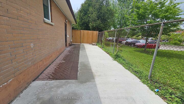 Property Photo:  498 Wilson Road S Basement  ON L1H 6C9 