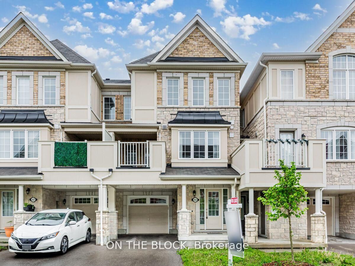 Property Photo:  2425 Fall Harvest Crescent  ON L1X 0G1 