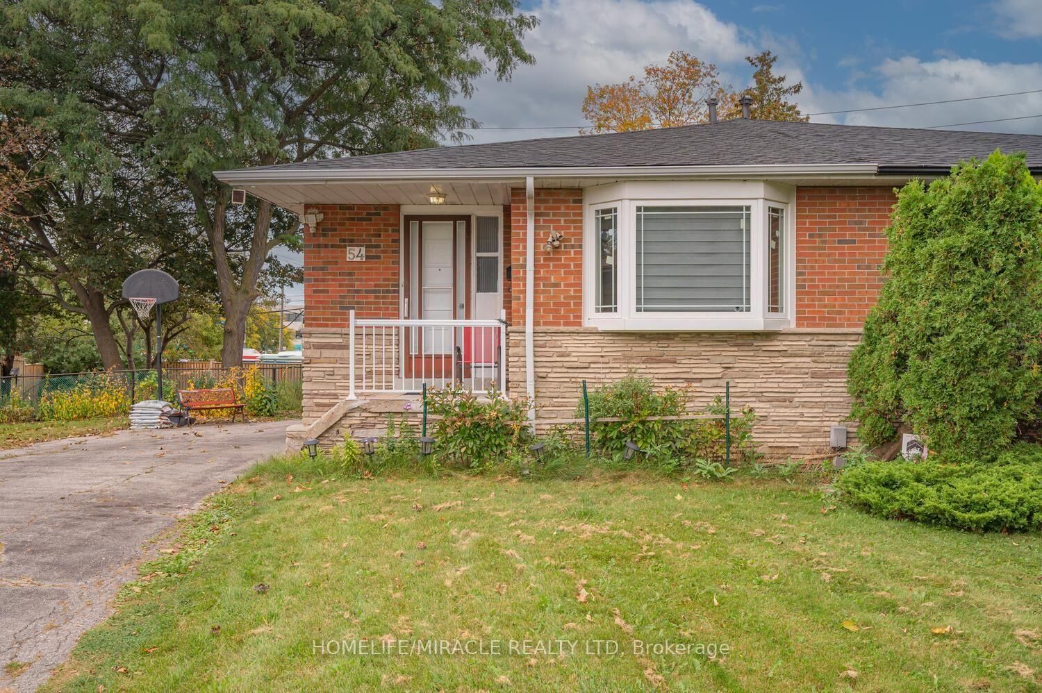 Property Photo:  54 Sunderland Crescent  ON M1H 2V3 