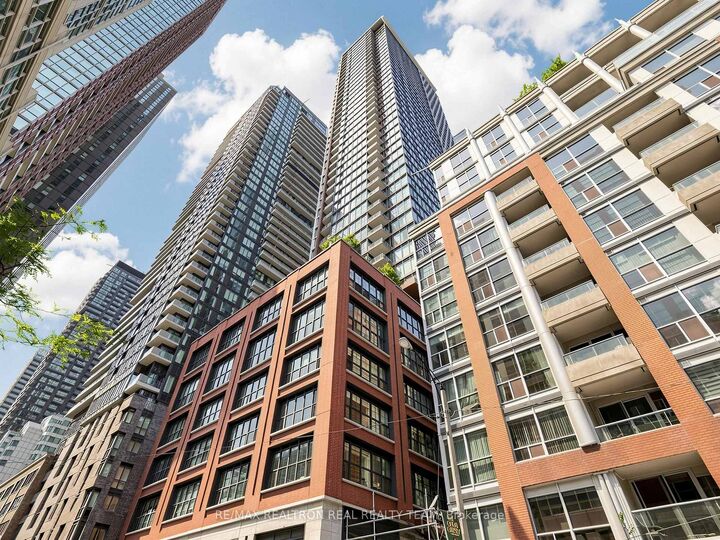 Property Photo:  55 Mercer Street 2807  ON M5V 1H3 