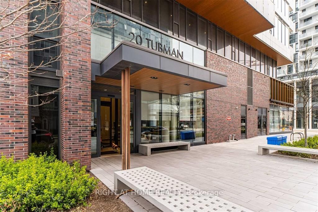 Property Photo:  20 Tubman Avenue 209  ON M5A 0M5 