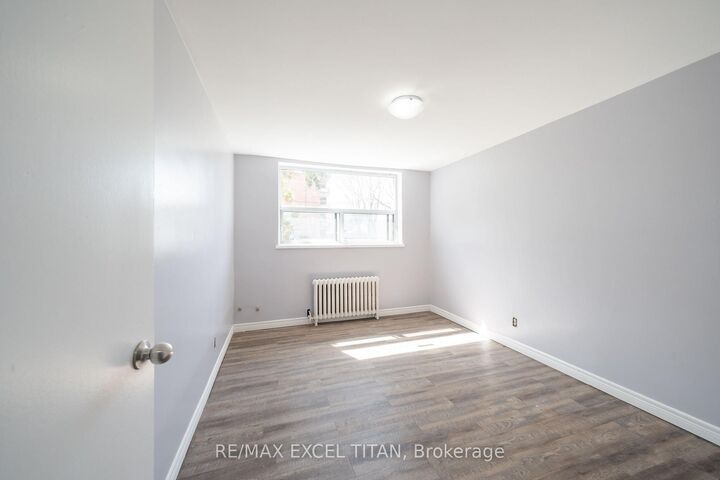 Property Photo:  799 Robinson Street 3  ON L7R 2L4 