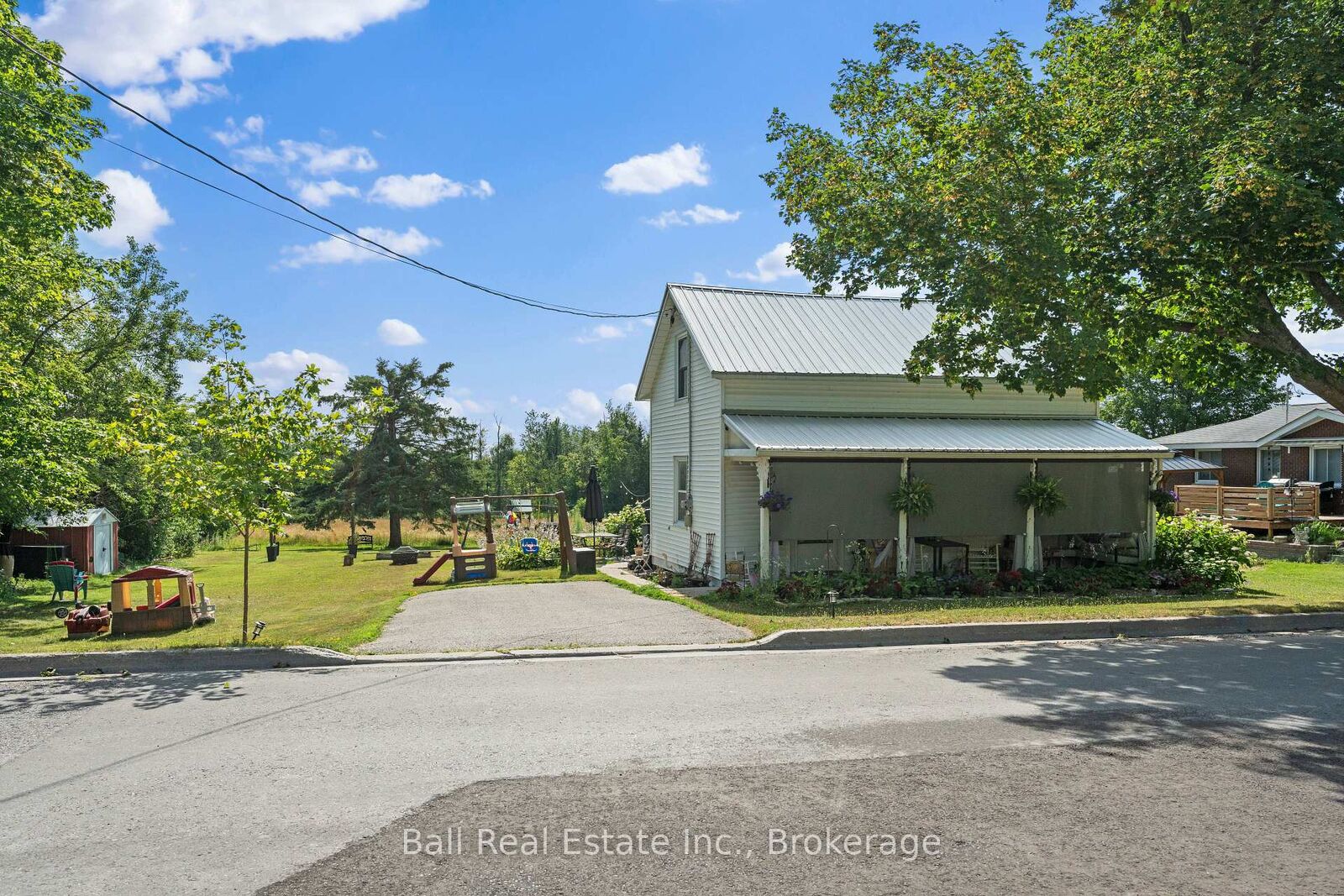 Property Photo:  27 Prospect Street  ON K0L 2H0 