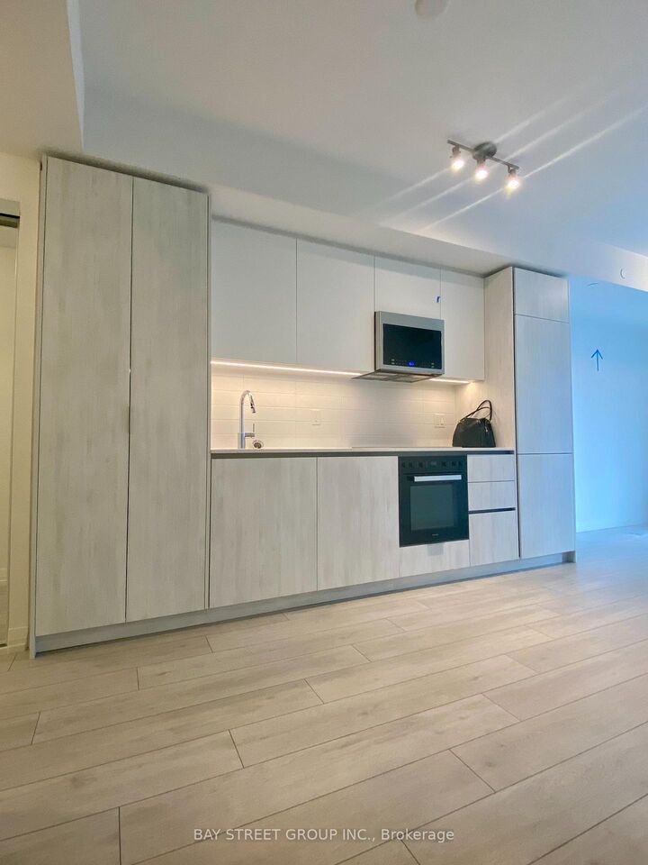 Property Photo:  400 King Street W 2812  ON M5V 0X8 