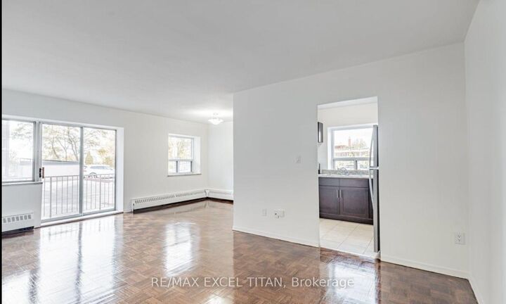 Property Photo:  1524 Lawrence Avenue W 104  ON M6L 1B7 