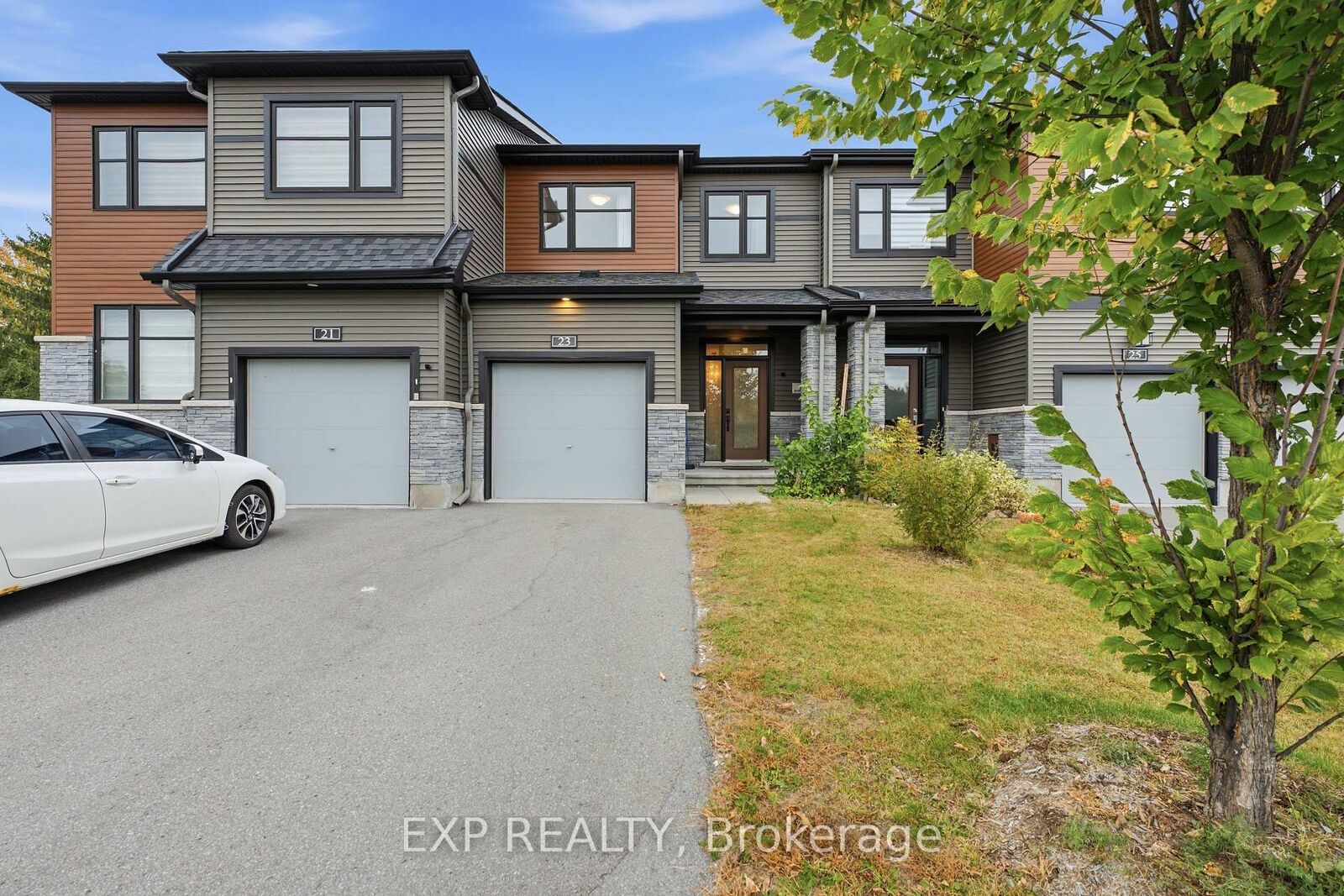 Property Photo:  23 Finglas Court  ON K2J 6Y6 
