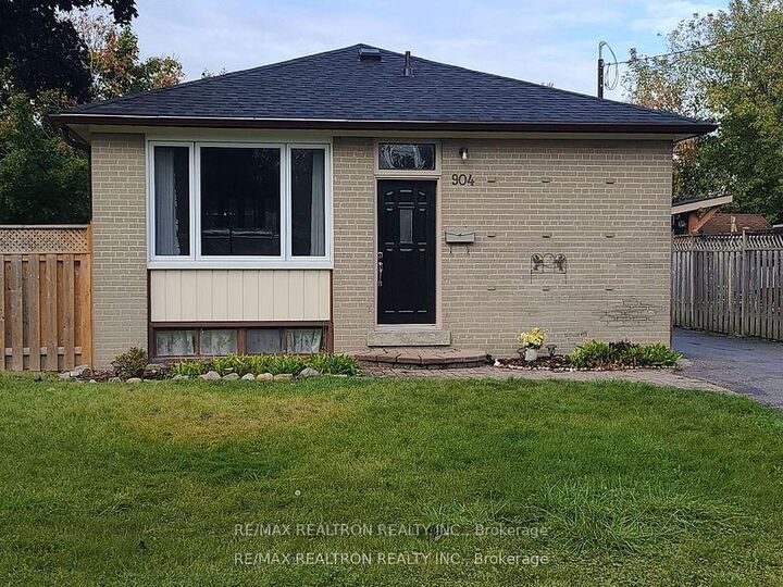 Property Photo:  904 Donovan Crescent  ON L1N 3G3 