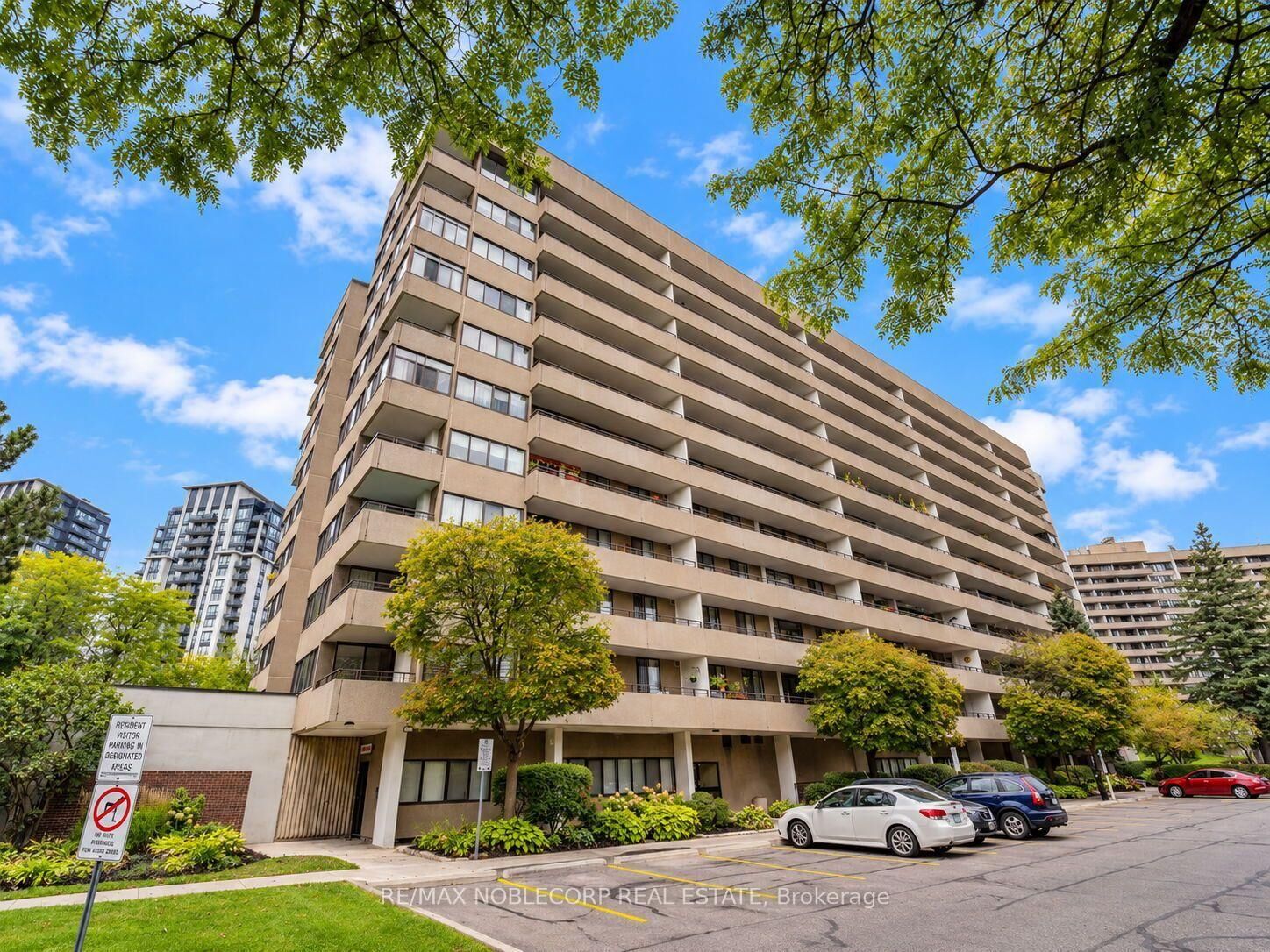 Property Photo:  1320 Mississauga Valley 405  ON L5A 3S9 