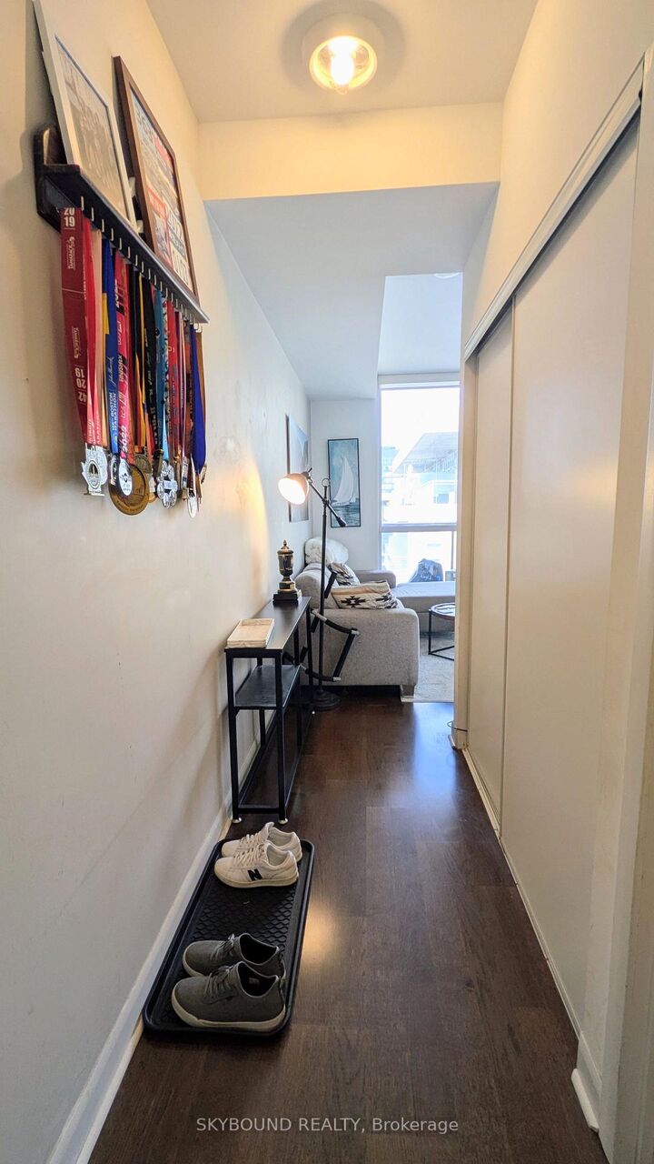 Property Photo:  478 King Street W 1116  ON M5V 0A8 