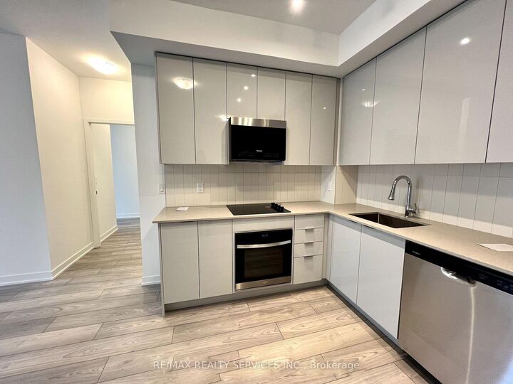 Property Photo: 10 Abeja Street 426 ON L4K 0R4