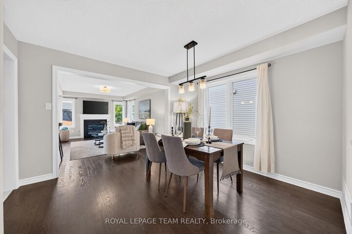 Property Photo:  517 Foxlight Circle  ON K2M 0L8 