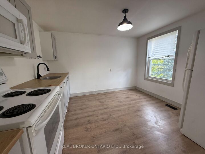 Property Photo:  23 Second Street Upper  ON L0G 1A0 
