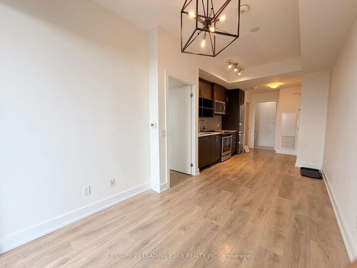 Property Photo:  128 Fairview Mall Drive 1206  ON M2J 0E8 