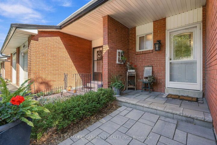 Property Photo:  53 Bryna Avenue S  ON L9A 4W9 