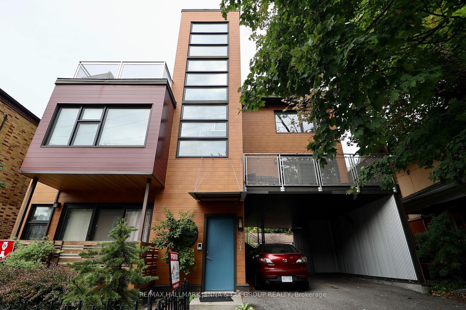 Property Photo:  331 Osgoode Street 3  ON K1N 1H2 