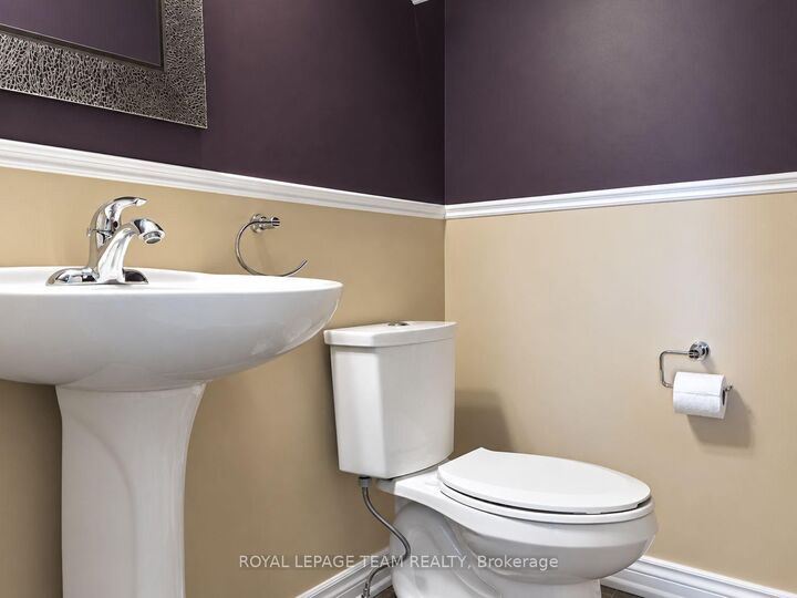 Property Photo: 133 Forestbrook Street ON K2K 0A8