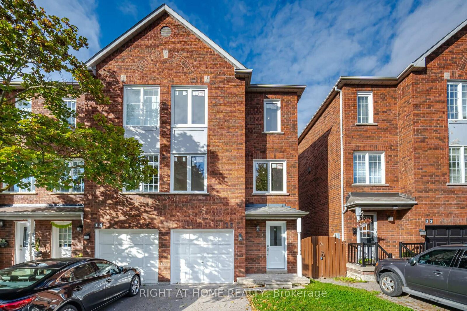 Property Photo:  1995 Pinegrove Avenue 13  ON L1V 6W4 