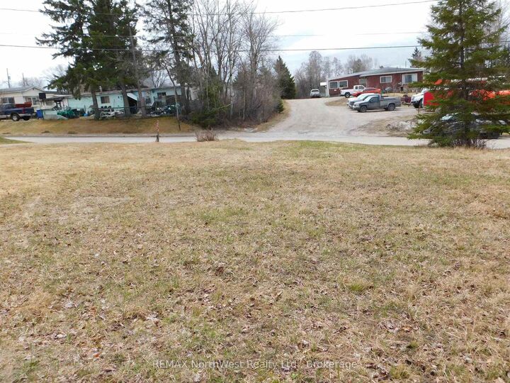 Property Photo:  113 Third Street  ON P8N 2V8 