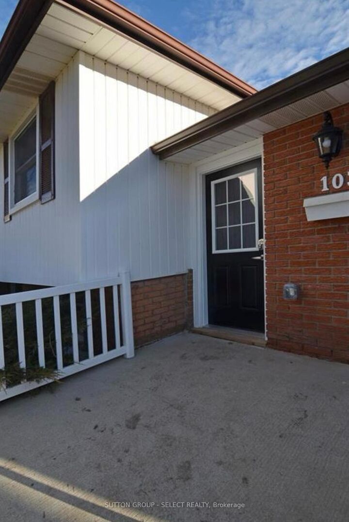 Property Photo:  103 Westbury Avenue  ON N6J 3G3 
