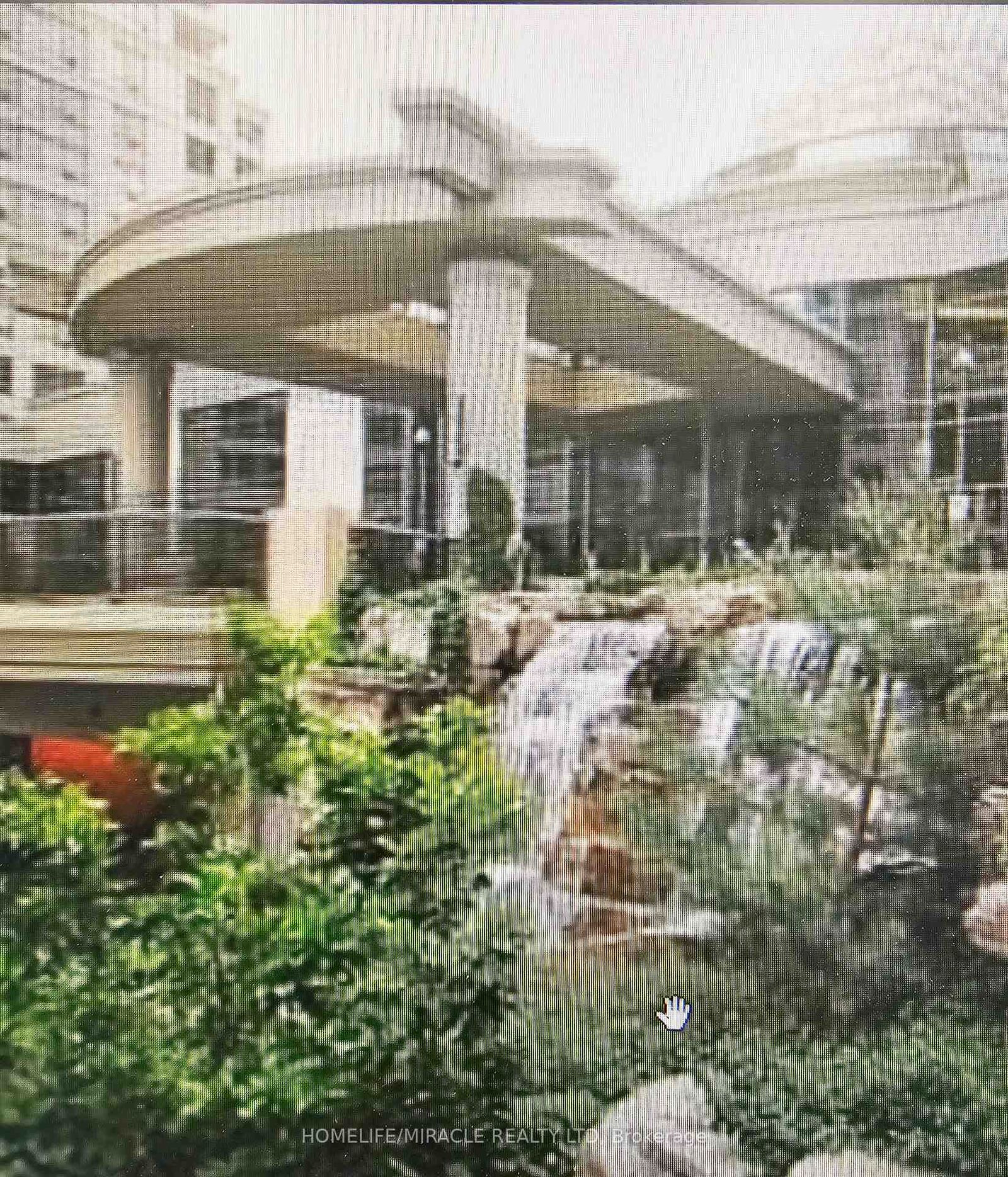 Property Photo: 3888 Duke Of York Boulevard 2131 ON L5B 4P5