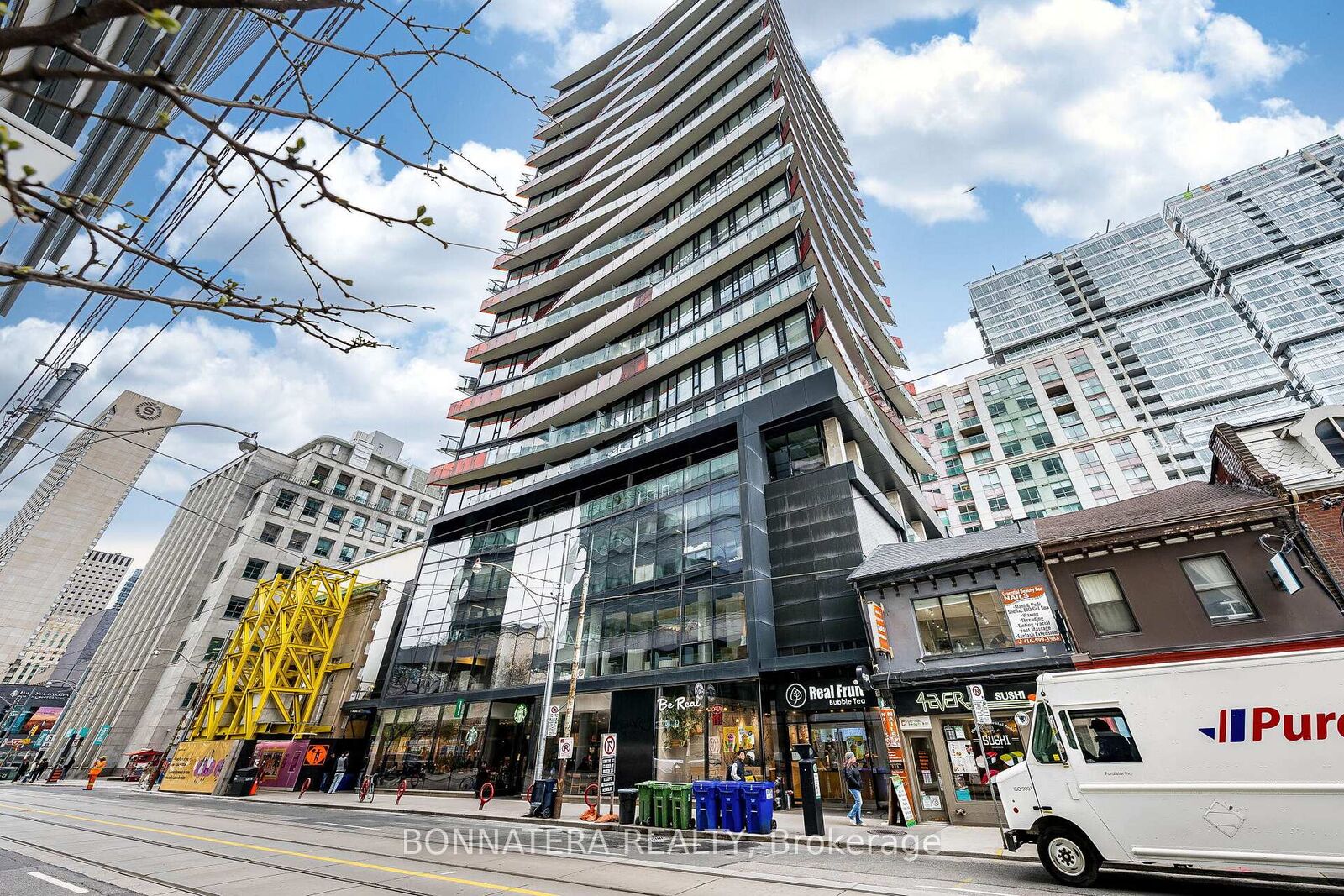 Property Photo:  215 Queen Street W 1110  ON M5V 0P5 