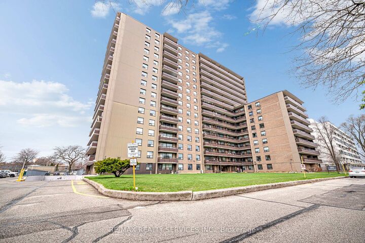 Property Photo:  180 Markham Road 1701  ON M1M 2Z9 