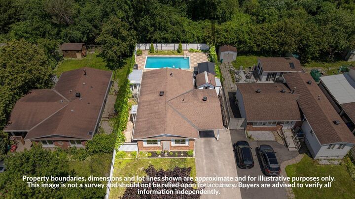 Property Photo:  2179 Erinbrook Crescent  ON K1B 4J7 