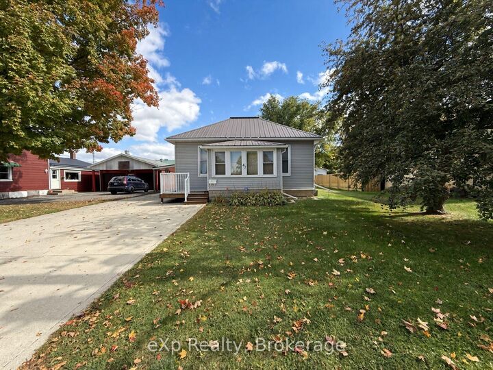Property Photo:  42 Clarinda Street S  ON N0G 2S0 
