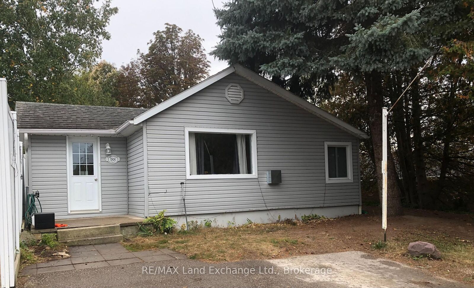 Property Photo: 188 Broadway Street ON N2Z 2X9