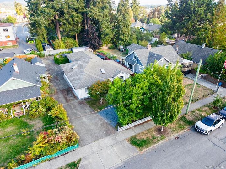 Property Photo:  950 McDonald St  BC V9L 1Z1 