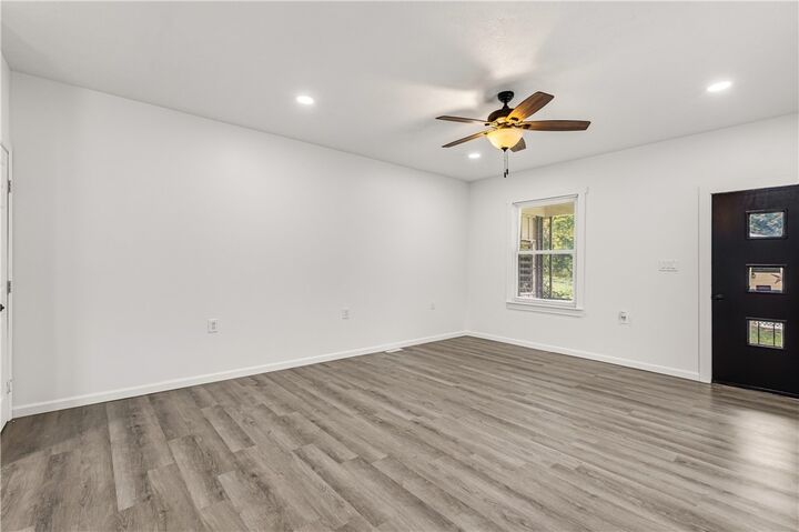 Property Photo:  701 Washington Avenue  PA 15417 