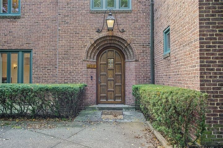 Property Photo:  5914 Braeburn Place  PA 15232 