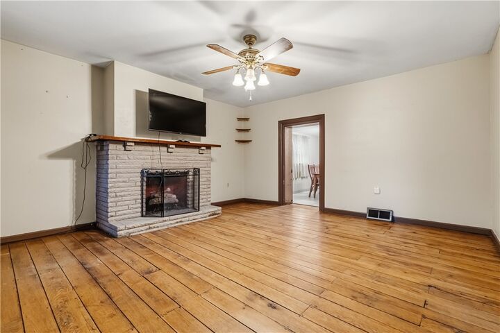 Property Photo: 32 E Main St PA 15379