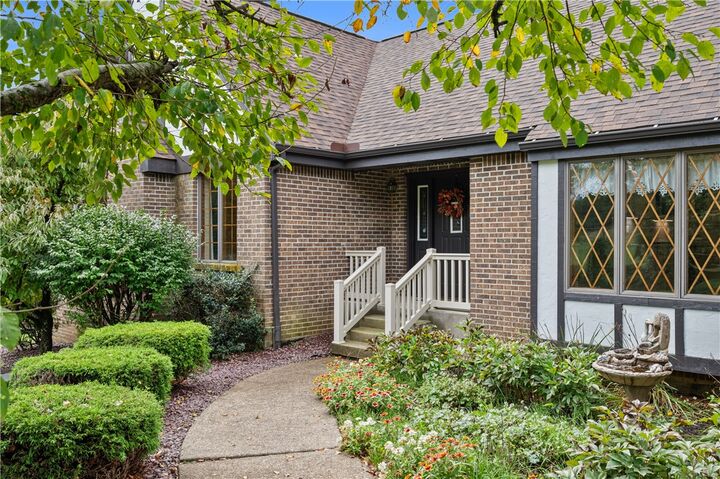 Property Photo:  435 Weddell Dr  PA 15012 
