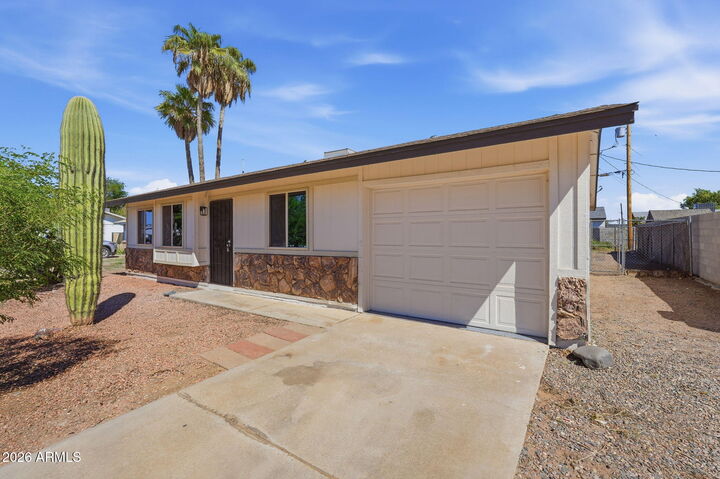 Property Photo: 2005 S Apache Drive AZ 85120